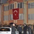 Şehit evine ateş düştü