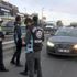 İstanbul'da ilk gün bilançosu: 63 çakarlı araç yakalandı İstanbul'da ilk gün bilançosu: 63 çakarlı araç yakalandı