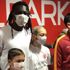 Bafetimbi Gomis'ten lösemi tedavisi gören çocuklara sürpriz
