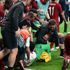 Liverpool-Chelsea mücadelesinde bir kişinin daha sahaya ... Liverpool-Chelsea mücadelesinde bir kişinin daha sahaya ...