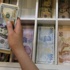 Dolar 3,07'nin altında / (Dolar ne kadar oldu?) Dolar 3,07'nin altında / (Dolar ne kadar oldu?)