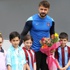 Minik ziyaretçilerden Onur Kıvrak'a en özel hediye