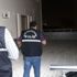 Apartman bahçesinde bıçaklanan iki kardeş hastaneye kaldırıldı Apartman bahçesinde bıçaklanan iki kardeş hastaneye kaldırıldı