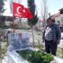 Şehidin anısına iki tepeye bayrak dikti