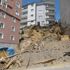 Apartmanın altı oyuldu, vatandaşlar korkudan evlerine giremiyor Apartmanın altı oyuldu, vatandaşlar korkudan evlerine giremiyor