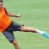 Podolski tatilde bile çalışıyor