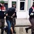 Uyuşturucu parası için eşini pompalı tüfekle tehdit eden koca tutuklandı