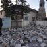 Fırtına cami minaresi devrildi, çatılar uçtu