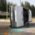 Bisikletli çocuğa çarpmamak için otomobiliyle takla attı