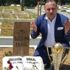 Erzurumspor Başkanı kupayı Erkal'ın mezarına götürdü Erzurumspor Başkanı kupayı Erkal'ın mezarına götürdü