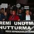 Düzce'de 12 Kasım 1999'da meydana gelen depremde hayatını kaybedenler için saat 18,57'de saygı duruşunda bulunuldu