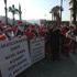 CHP'li İzmir Büyükşehir Belediyesi önünde Noel Baba kıyafetli protesto CHP'li İzmir Büyükşehir Belediyesi önünde Noel Baba kıyafetli protesto