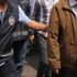 Çocuklarının ellerini sobada yakan baba tutuklandı