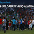 Taraftar sahaya indi maç yarıda kaldı Taraftar sahaya indi maç yarıda kaldı