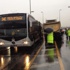 Metrobüs yoluna giren kamyon trafiği felç etti Metrobüs yoluna giren kamyon trafiği felç etti