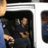 Polis, kaçan şüpheliyi taksiyle kovalayarak yakaladı Polis, kaçan şüpheliyi taksiyle kovalayarak yakaladı