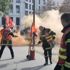 Paris’te yüzlerce itfaiyeciden, ses ve sis bombalı protesto gösterisi