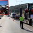 D-100’de lastiği patlayan minibüs park halindeki araçlara çarptı: 1 ölü, 8 yaralı D-100’de lastiği patlayan minibüs park halindeki araçlara çarptı: 1 ölü, 8 yaralı