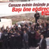 Şehit evine taziyeye giden Kılıçdaroğlu protesto edildi Şehit evine taziyeye giden Kılıçdaroğlu protesto edildi
