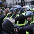 Londra'da göstericiler ile polis arasında arbede