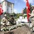 Şehit Tümgeneral Aydın'ın mezarına memleket toprağı serpildi Şehit Tümgeneral Aydın'ın mezarına memleket toprağı serpildi
