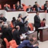 Meclis Genel Kurulu'nda vekiller yine birbirine girdi