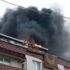 Sultangazi'de 5 katlı binanın çatısında korkutan yangın