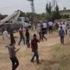 Borçları ödemedikleri için elektriği kesen ekipler ile köylüler kavga çıktı Borçları ödemedikleri için elektriği kesen ekipler ile köylüler kavga çıktı