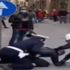 Önce kelepçe sonra maske! İtalya'da sert müdahale