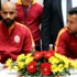 Yasin ve Sinan imza dağıttı!