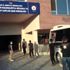 Van da 15 kişilik minübüsten 65 kaçak göçmen çıktı Van da 15 kişilik minübüsten 65 kaçak göçmen çıktı