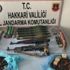 Hakkari’de silah ve mühimmat ele geçirildi Hakkari’de silah ve mühimmat ele geçirildi
