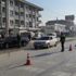 Kısıtlamaya uymadılar, ceza yazılmaması için polisi ... Kısıtlamaya uymadılar, ceza yazılmaması için polisi ...
