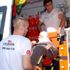 Oy kullanmaya ambulansla geldiler Oy kullanmaya ambulansla geldiler