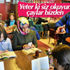 Kitap okuyan müşterilere çaylar ücretsiz Kitap okuyan müşterilere çaylar ücretsiz