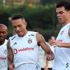 Beşiktaş'ta Adriano sakatlandı yarın ki maçta yok Beşiktaş'ta Adriano sakatlandı yarın ki maçta yok