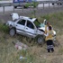 Otomobil bariyerlere çarpıp takla attı: 1 ölü