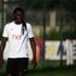 Kulüp doktoru açıkladı: ''Gomis her an bayılabilir'' Kulüp doktoru açıkladı: ''Gomis her an bayılabilir''