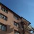 Balkon demirlerine asılı kalan kızı itfaiye kurtardı Balkon demirlerine asılı kalan kızı itfaiye kurtardı