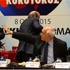 Kılıçdaroğlu'na saldırı olunca toplanıp kaçtı! Kılıçdaroğlu'na saldırı olunca toplanıp kaçtı!