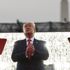 Trump: Mars'a bayrak dikeceğiz!