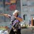 Gezi Direni'şinin 'sapanlı teyzesi' tutuklandı