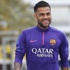 Ve Dani Alves 3 yıllığına imza attı Ve Dani Alves 3 yıllığına imza attı