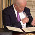 Biden pakette ısrarlı