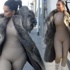Kim Kardashian ten rengi tulum giydi