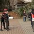 Market bahanesiyle kısıtlamayı delenlere polis: Ekmek almaya 2 kişi mi gidiyorsunuz Market bahanesiyle kısıtlamayı delenlere polis: Ekmek almaya 2 kişi mi gidiyorsunuz