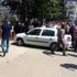 Eşini öldürmek için polisle çatıştı