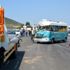 Yolcu minibüsü hafriyat kamyonuna çarptı: 11 yaralı Yolcu minibüsü hafriyat kamyonuna çarptı: 11 yaralı