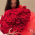 Adriana Lima sevgilisinin aldığı güllerle poz verdi Adriana Lima sevgilisinin aldığı güllerle poz verdi