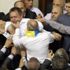 Ukrayna Parlamentosu'nda olaylı tasarının oylamasında kavga çıktı